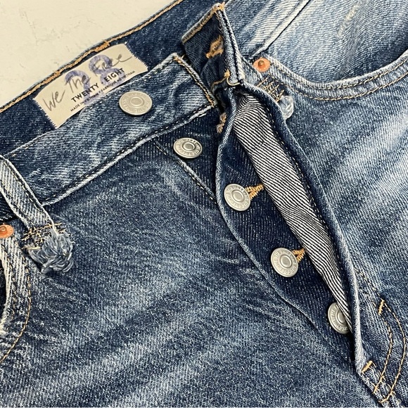 Free People • We The Free • Makai Distressed Denim Cutoff Button Fly Shorts - Picture 9 of 10